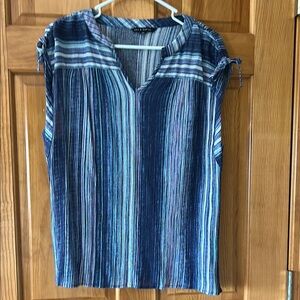 Zac & Rachel Blue and White Sleeveless Pleated Blouse